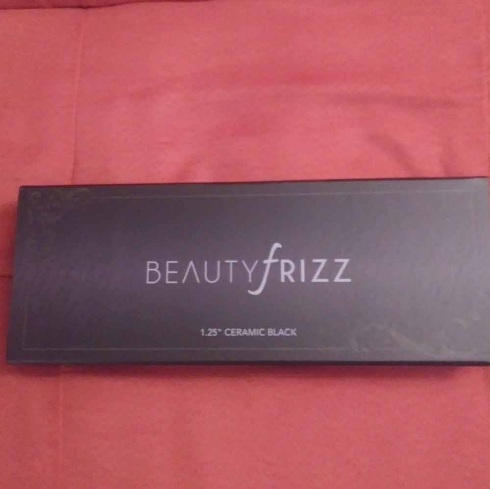 Brand New - Beauty Frizz Ceramic Flat Iron